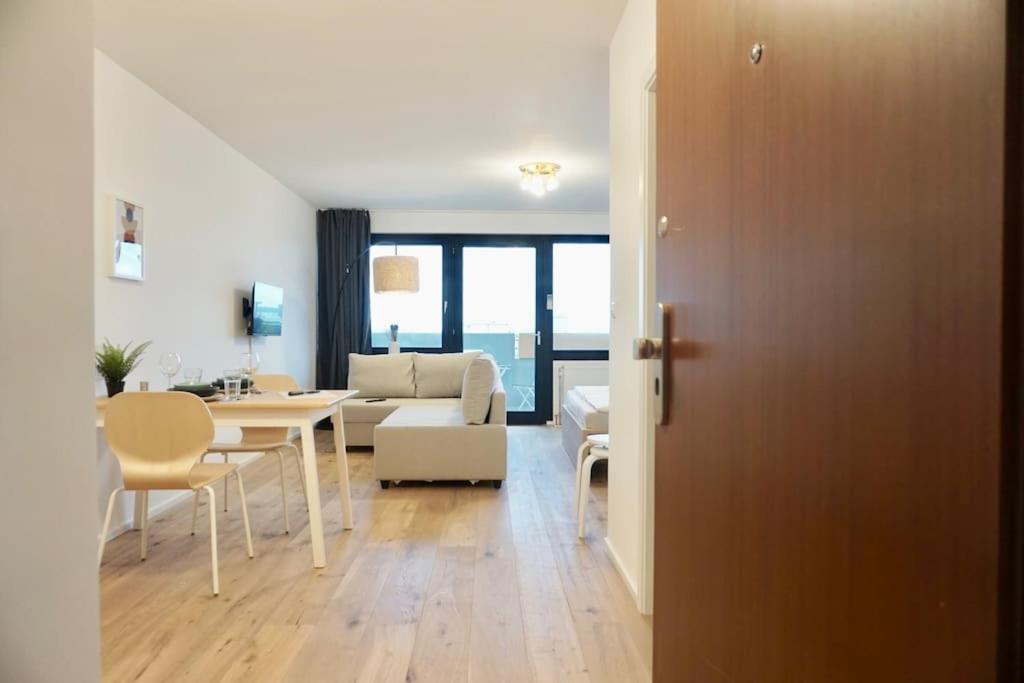 Neu Modernes Apartment In Top Lage, Free Parking Max 1,65M Hoehe Und 1,8M Breite Karlsruhe Exteriör bild