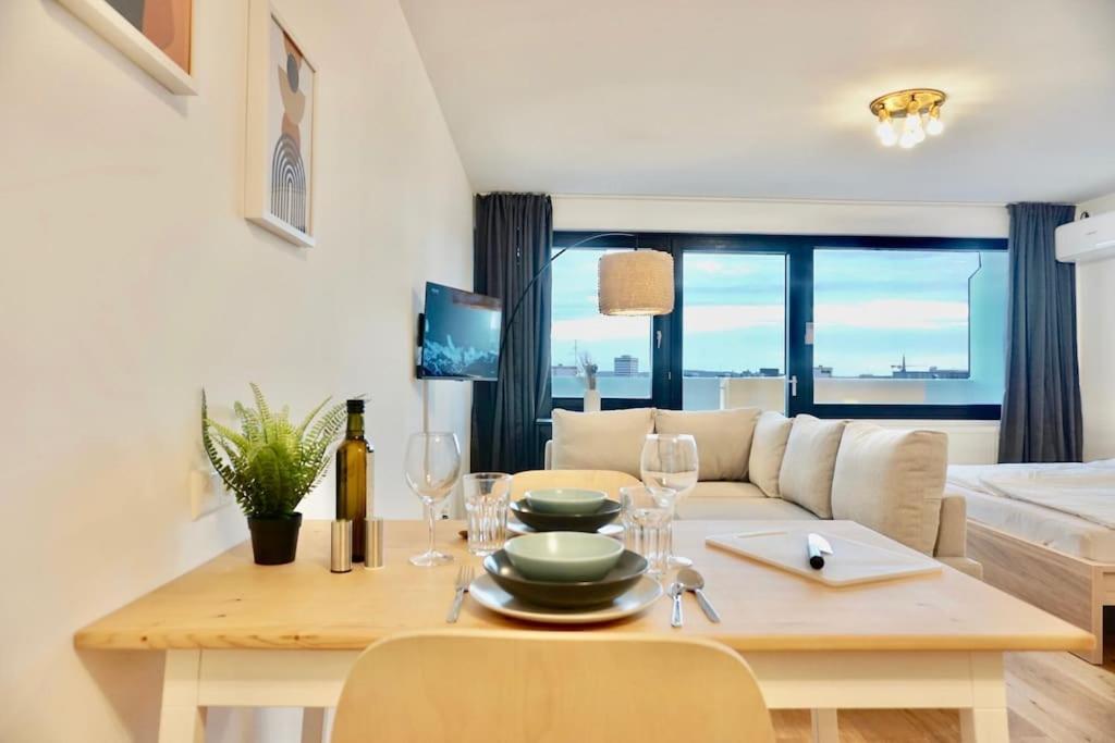 Neu Modernes Apartment In Top Lage, Free Parking Max 1,65M Hoehe Und 1,8M Breite Karlsruhe Exteriör bild