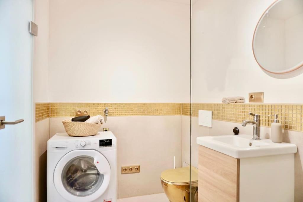 Neu Modernes Apartment In Top Lage, Free Parking Max 1,65M Hoehe Und 1,8M Breite Karlsruhe Exteriör bild