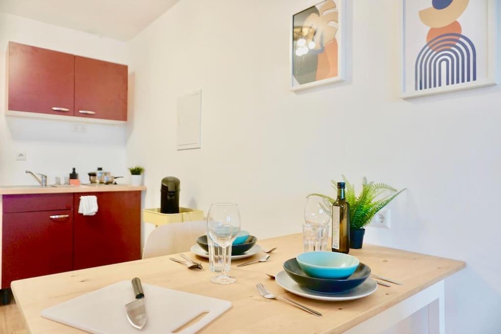 Neu Modernes Apartment In Top Lage, Free Parking Max 1,65M Hoehe Und 1,8M Breite Karlsruhe Exteriör bild