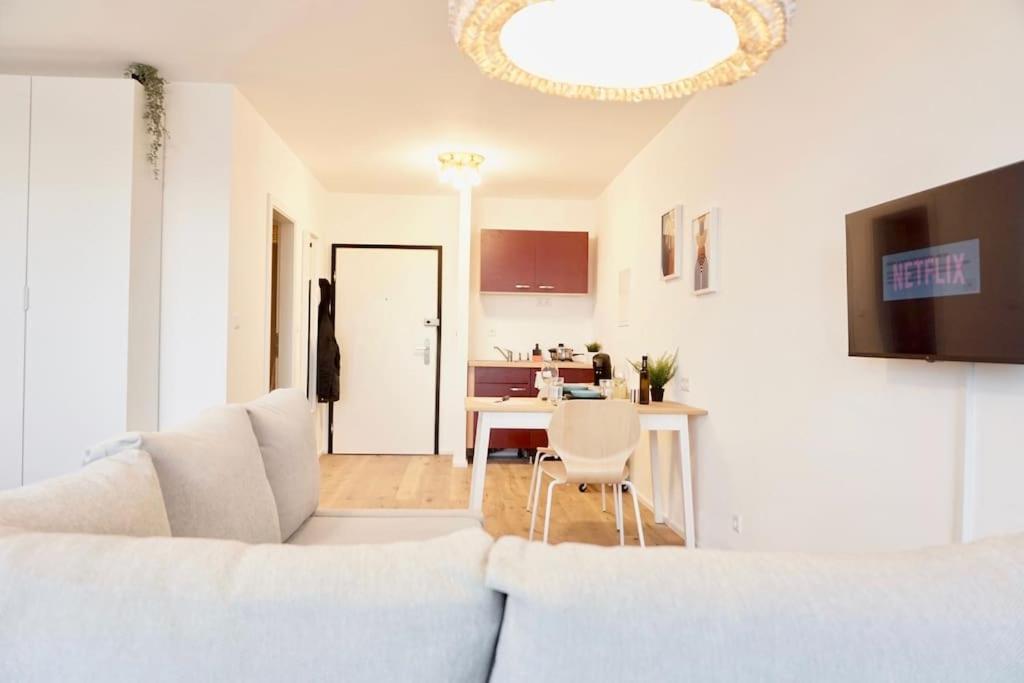 Neu Modernes Apartment In Top Lage, Free Parking Max 1,65M Hoehe Und 1,8M Breite Karlsruhe Exteriör bild