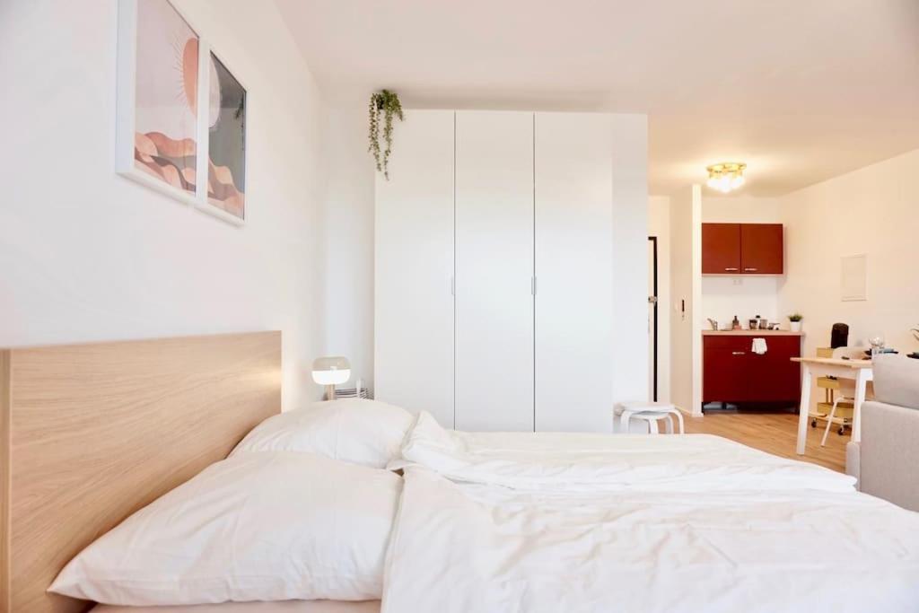 Neu Modernes Apartment In Top Lage, Free Parking Max 1,65M Hoehe Und 1,8M Breite Karlsruhe Exteriör bild