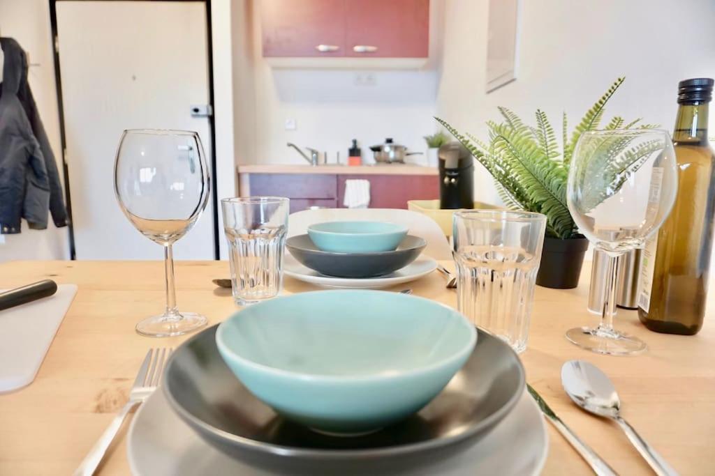 Neu Modernes Apartment In Top Lage, Free Parking Max 1,65M Hoehe Und 1,8M Breite Karlsruhe Exteriör bild